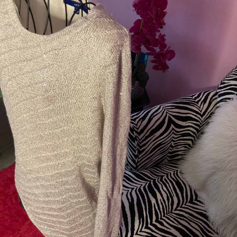 A-symmetric sweater